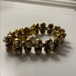 Elegant Gold Bracelet with Pearl Accents